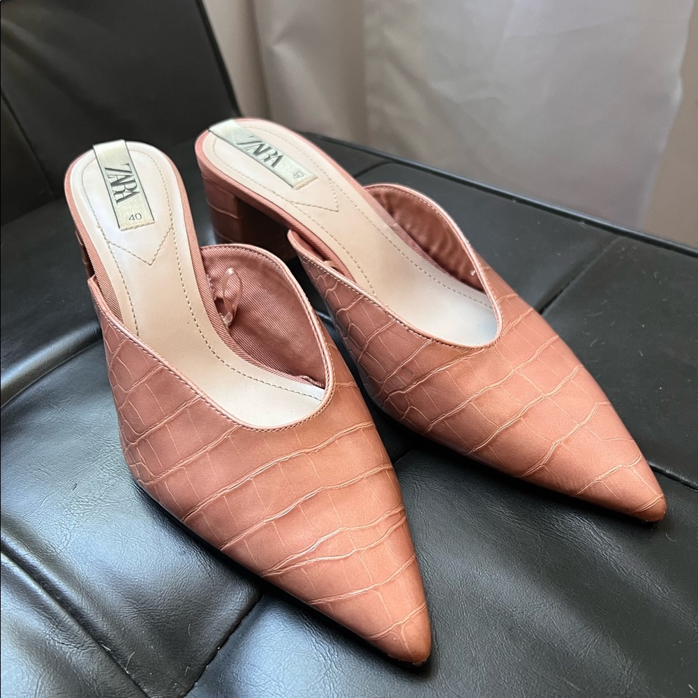 Zara pink crocodile pointed mule